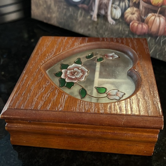 Vintage Jewelry Box - Picture 8 of 8